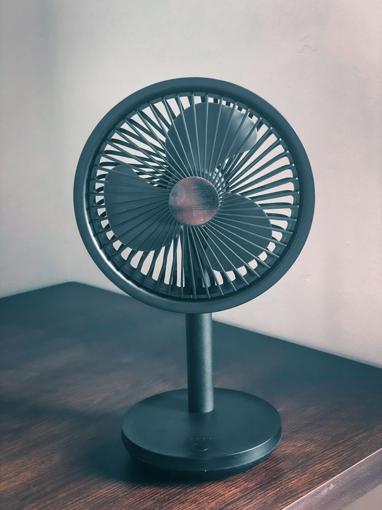 Plafondventilator met verlichting: praktische schoonheid